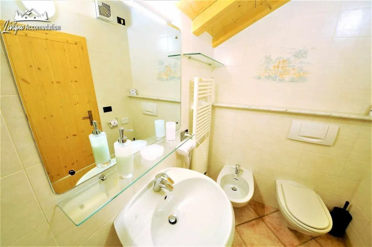 Baita Hanzel e Gretel Livigno 0*,